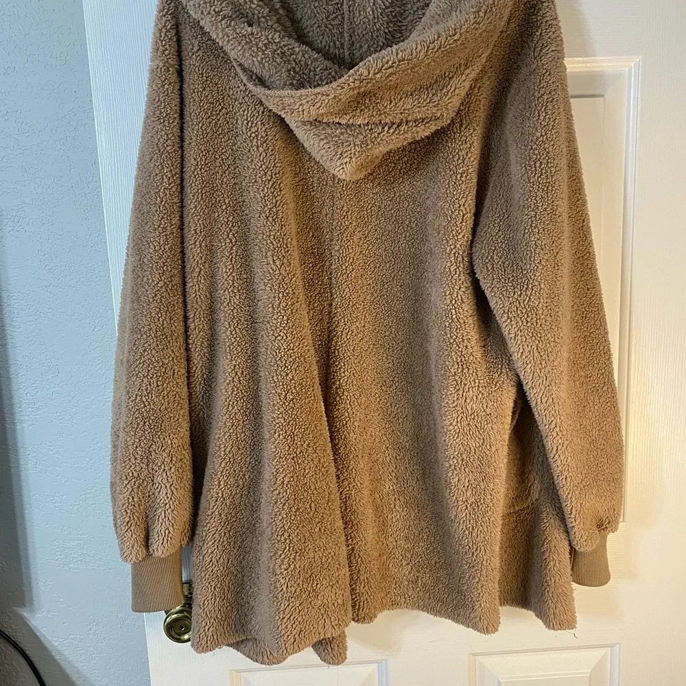 Fuzzy Cardigan with Hood and Pockets Size Large - Picture 7 of 10